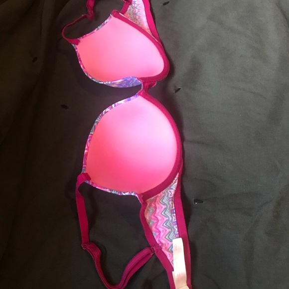Victoria’s Secret Bra - Picture 3 of 7